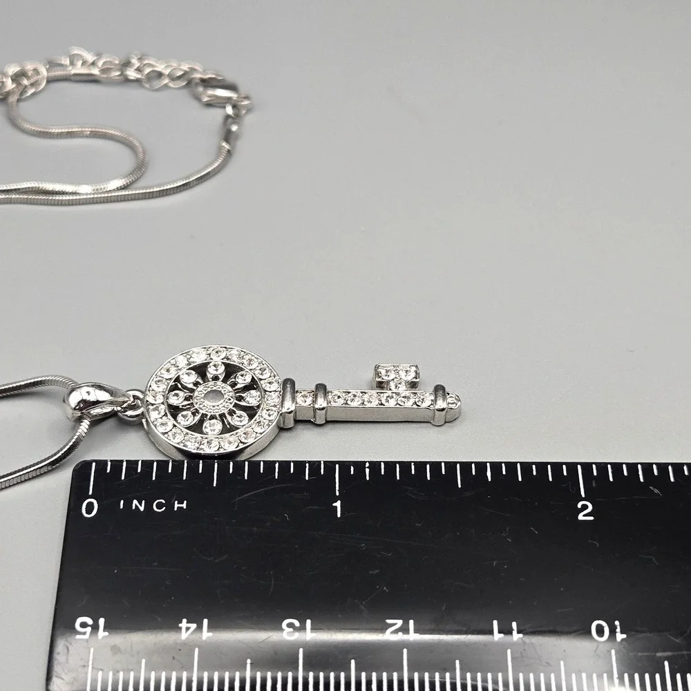 Crystal Skeleton Key Pendant Necklace Floral Silver Tone‎ Snake Chain Adjustable